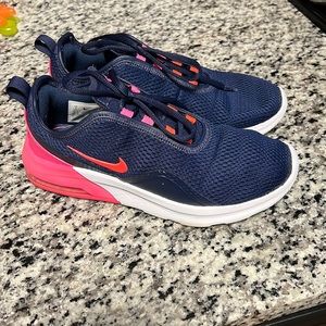 Nike Air women’s size 9 sneakers.